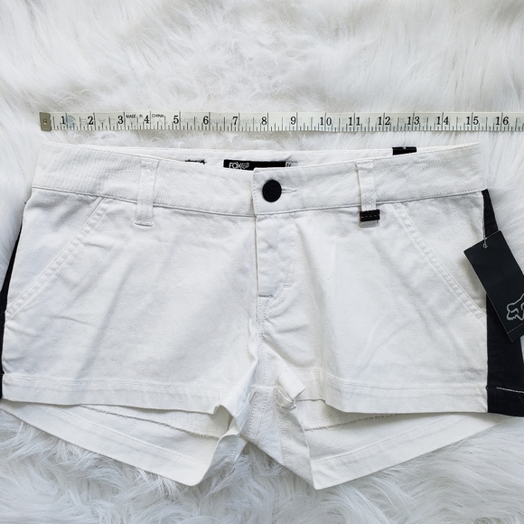 2/30$ - NWT - FOX RACING - Women's Mini Shorts - 3 - Picture 9 of 14